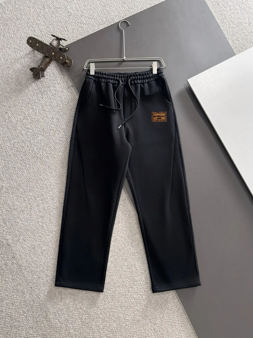 P155, （ ， ） Logo Black White ：Black Gray Light Gray Dark Gray Size M-4xl